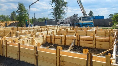 Свайный фундамент с ростверком в Островце