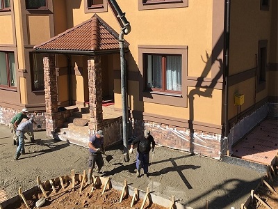 Укладка дорожек на даче и участке в Островце